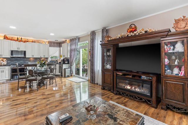 271 Fairhaven Drive, St. Charles, IL 60175