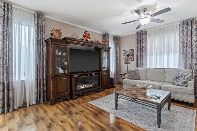 271 Fairhaven Drive, St. Charles, IL 60175