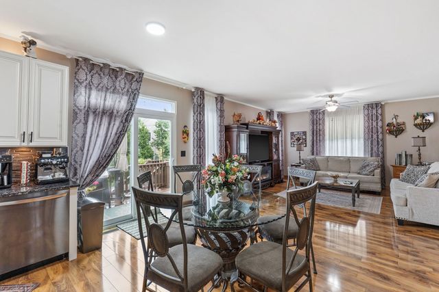 271 Fairhaven Drive, St. Charles, IL 60175