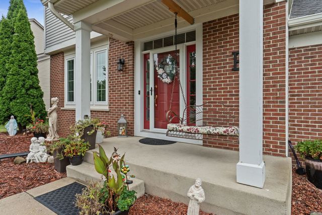 271 Fairhaven Drive, St. Charles, IL 60175