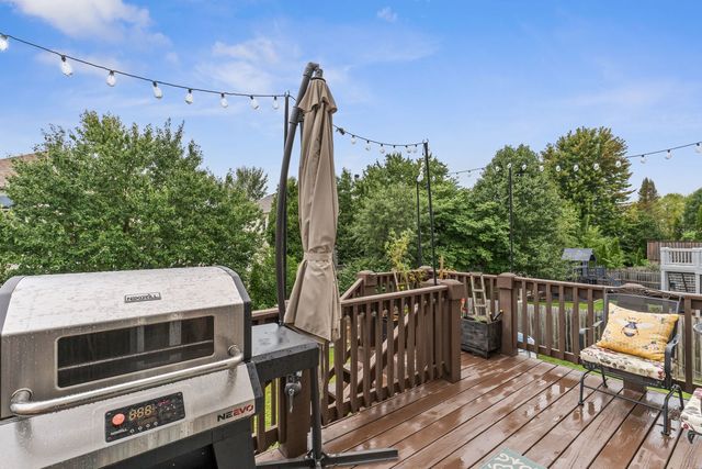 271 Fairhaven Drive, St. Charles, IL 60175