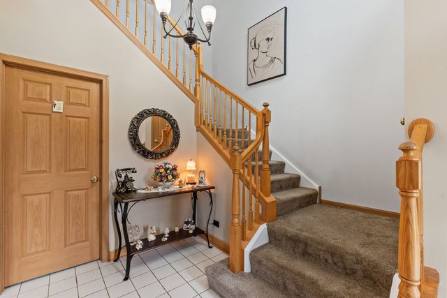 271 Fairhaven Drive, St. Charles, IL 60175