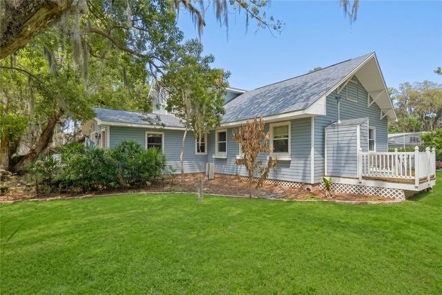 1048 N GRANDVIEW STREET, Mount Dora, FL 32757