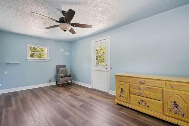 1048 N GRANDVIEW STREET, Mount Dora, FL 32757