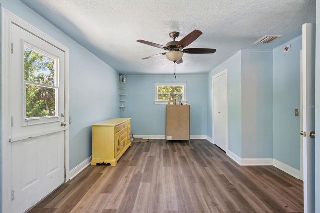 1048 N GRANDVIEW STREET, Mount Dora, FL 32757