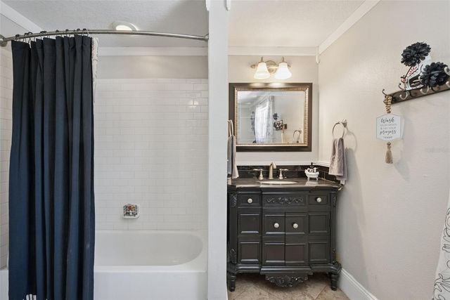 1048 N GRANDVIEW STREET, Mount Dora, FL 32757