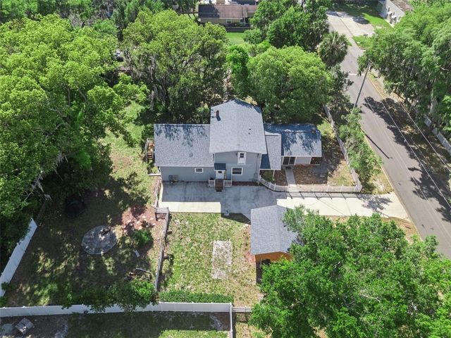 1048 N GRANDVIEW STREET, Mount Dora, FL 32757