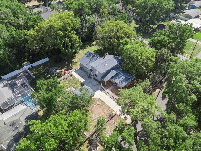 1048 N GRANDVIEW STREET, Mount Dora, FL 32757