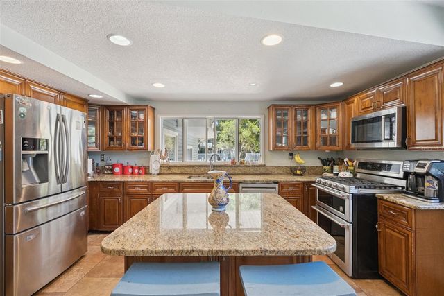 1048 N GRANDVIEW STREET, Mount Dora, FL 32757