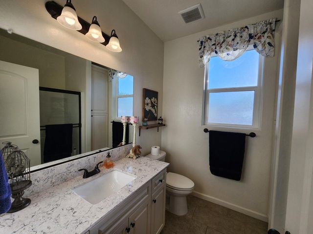 4036 W Rialto Avenue, Visalia, CA 93277