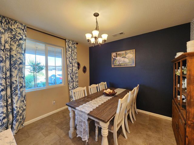 4036 W Rialto Avenue, Visalia, CA 93277