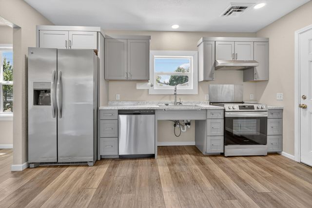 347 N 2nd Street, Central Point, OR 97502