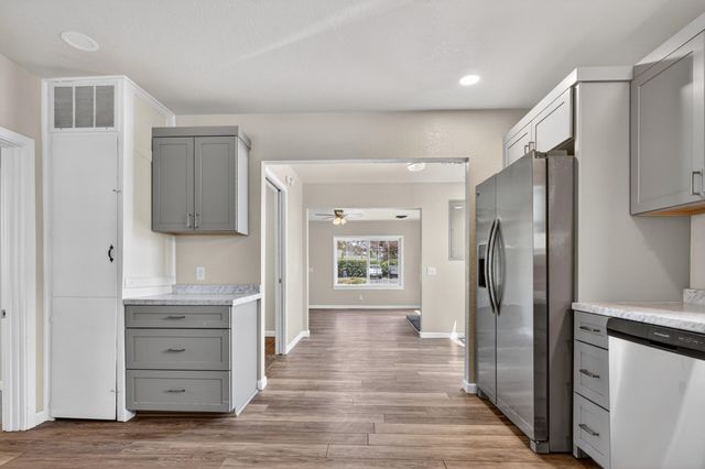 347 N 2nd Street, Central Point, OR 97502