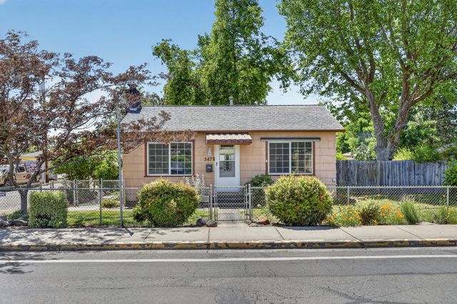 347 N 2nd Street, Central Point, OR 97502