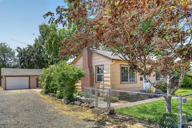 347 N 2nd Street, Central Point, OR 97502