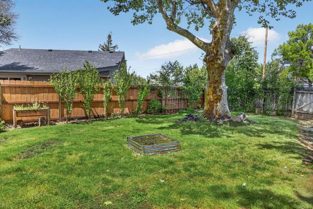 347 N 2nd Street, Central Point, OR 97502