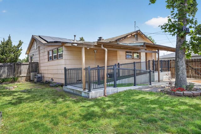 347 N 2nd Street, Central Point, OR 97502
