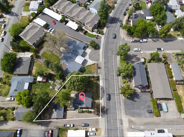 347 N 2nd Street, Central Point, OR 97502