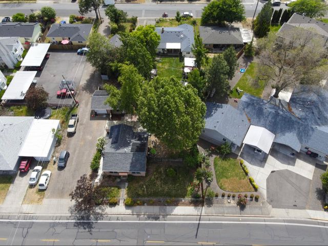 347 N 2nd Street, Central Point, OR 97502