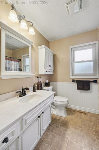 5163 Blossom Drive, Flushing Charter Township, MI 48433