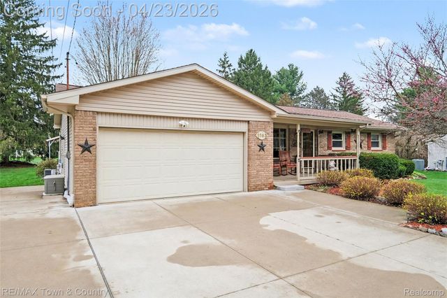 5163 Blossom Drive, Flushing Charter Township, MI 48433