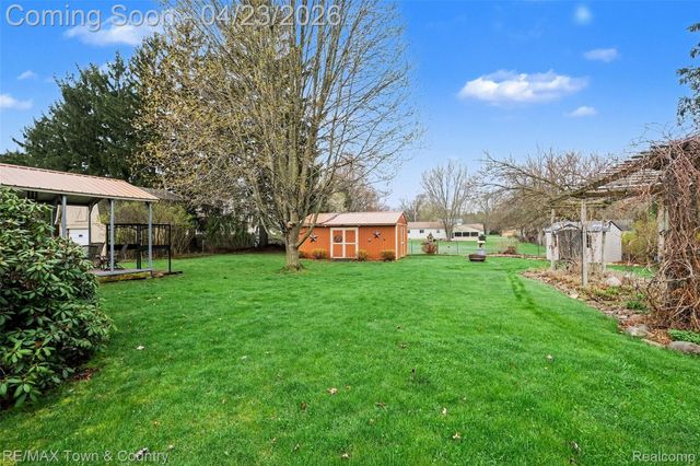 5163 Blossom Drive, Flushing Charter Township, MI 48433
