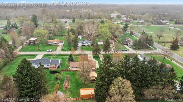 5163 Blossom Drive, Flushing Charter Township, MI 48433