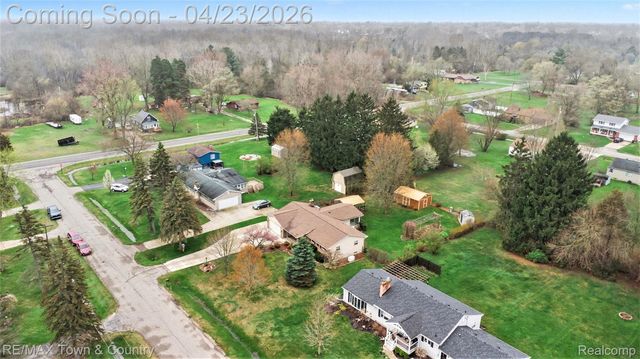 5163 Blossom Drive, Flushing Charter Township, MI 48433
