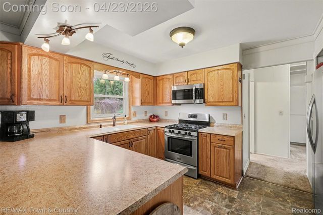 5163 Blossom Drive, Flushing Charter Township, MI 48433