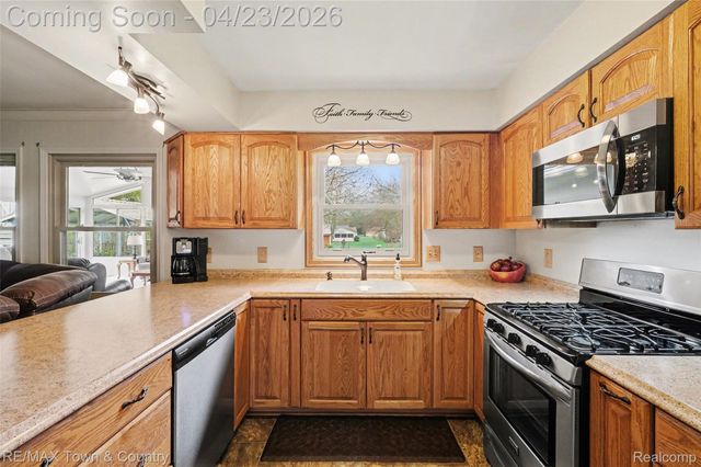 5163 Blossom Drive, Flushing Charter Township, MI 48433