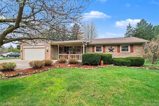 5163 Blossom Drive, Flushing Charter Township, MI 48433