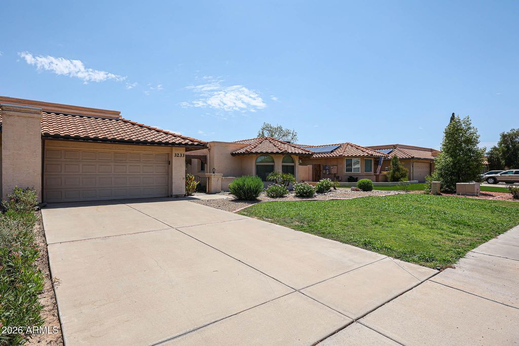 3233 E Desert Cove Avenue, Phoenix, AZ 85028