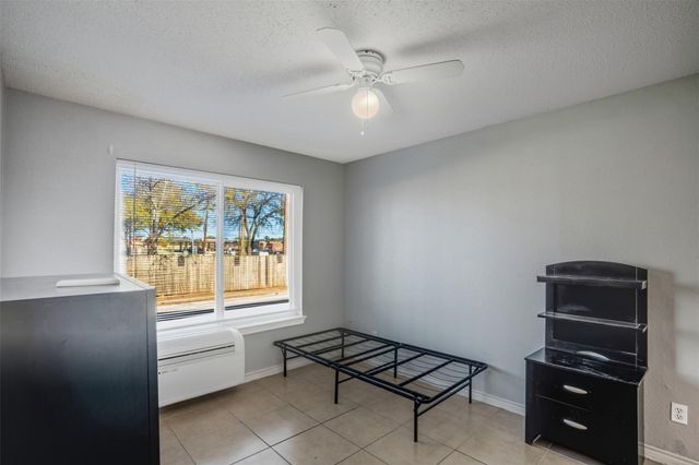 150 S Main Street, Euless, TX 76040