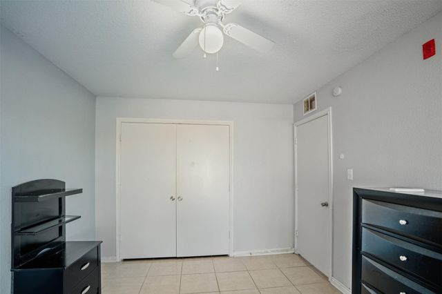 150 S Main Street, Euless, TX 76040
