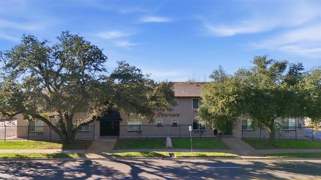 150 S Main Street, Euless, TX 76040