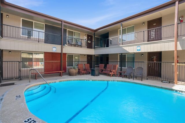150 S Main Street, Euless, TX 76040