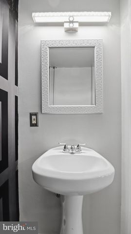 1153 3RD ST NE, Washington, DC 20002