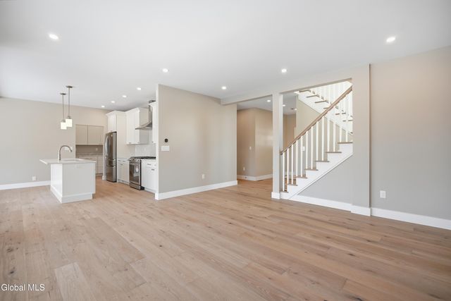 1 Welding Way, Colonie, NY 12047