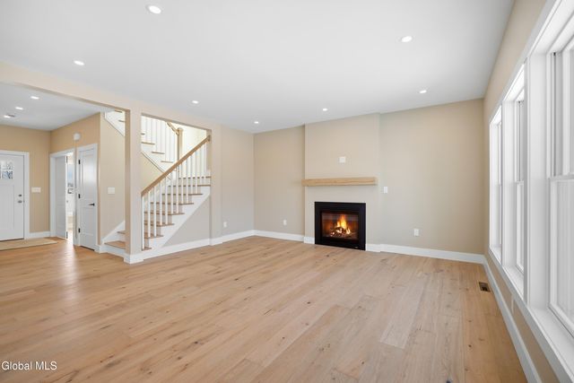 1 Welding Way, Colonie, NY 12047