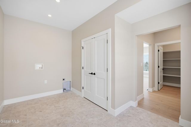 1 Welding Way, Colonie, NY 12047