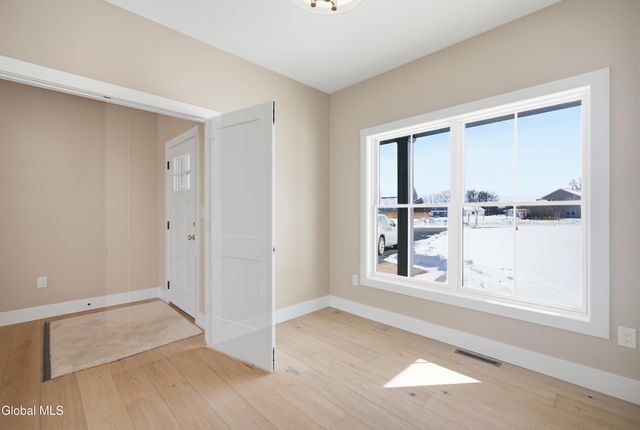 1 Welding Way, Colonie, NY 12047