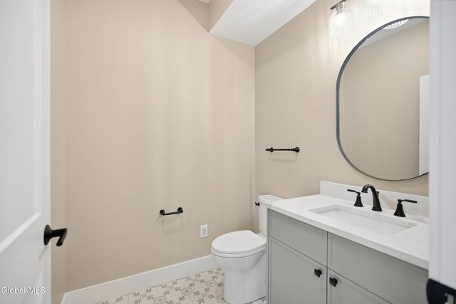 1 Welding Way, Colonie, NY 12047