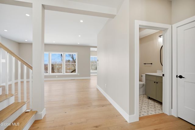 1 Welding Way, Colonie, NY 12047