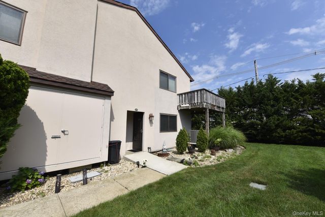 1 Anchorage Way 1501, Freeport, NY 11520