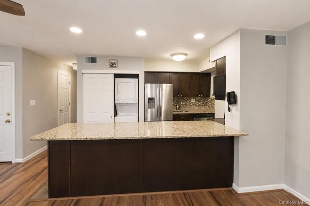 1 Anchorage Way 1501, Freeport, NY 11520
