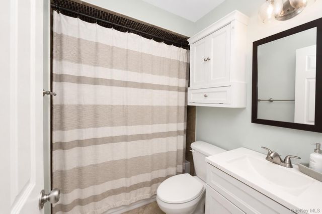 1 Anchorage Way 1501, Freeport, NY 11520