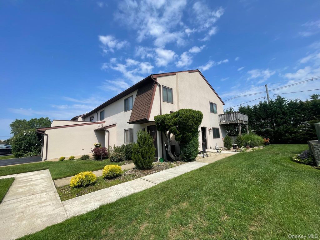 1 Anchorage Way 1501, Freeport, NY 11520