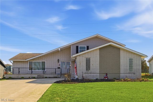 13901 Bennington Boulevard, Middleburg Heights, OH 44130