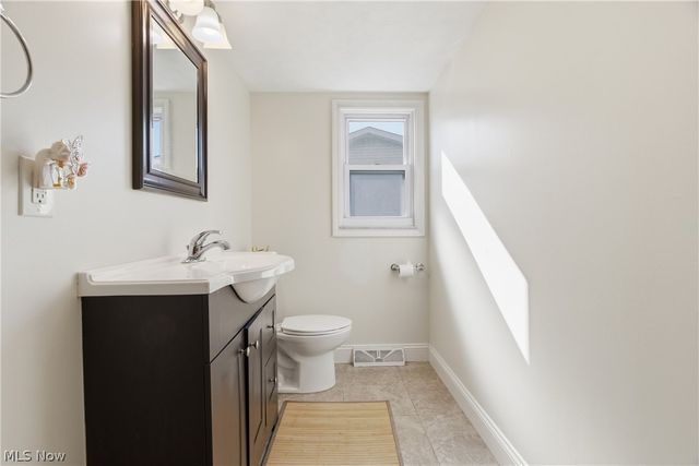 13901 Bennington Boulevard, Middleburg Heights, OH 44130