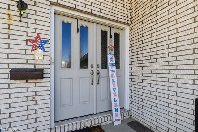 13901 Bennington Boulevard, Middleburg Heights, OH 44130